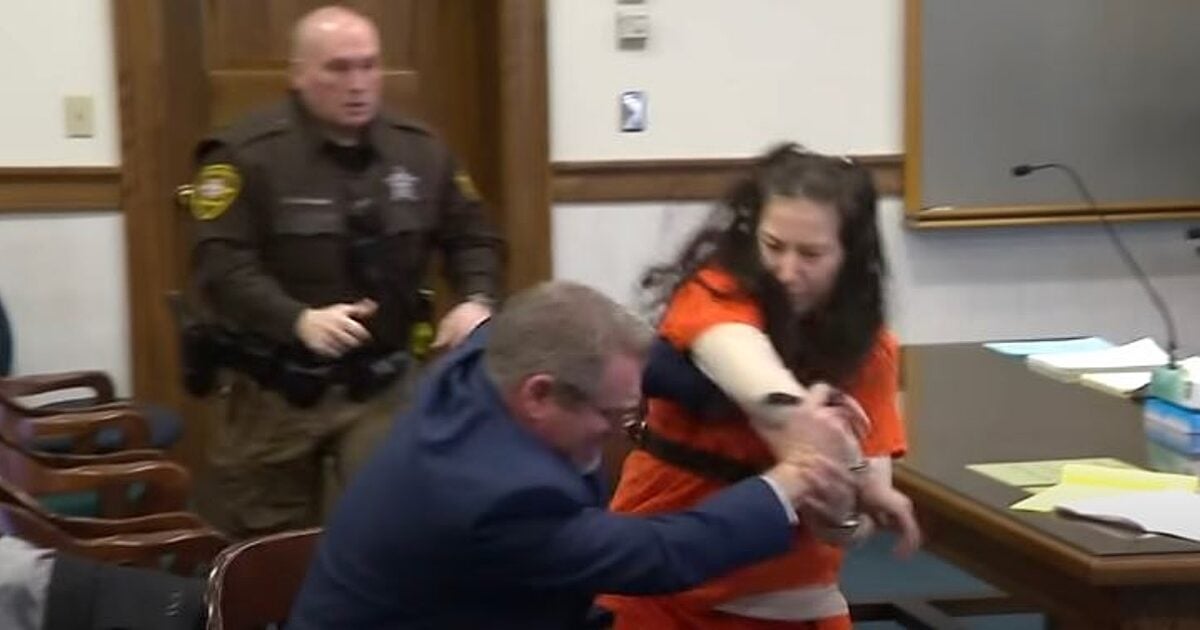 Woman Accused Of Beheading Lover During Sex Goes Ballistic In Court Attacks Own Lawyer